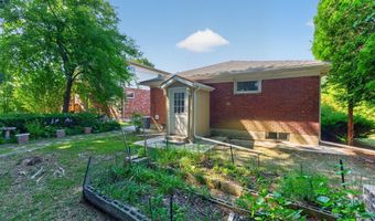 87 Buckingham Dr, Albany, NY 12208