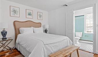 35 Second St, Newport, RI 02840