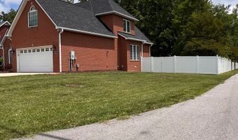 302 Brookside Dr, Algood, TN 38506