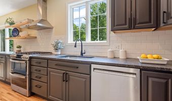 91 Seaverns Bridge Rd, Amherst, NH 03031