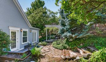 430 Wiley St, Ashland, OR 97520
