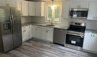 49 Burnham St, Barnstable, MA 02630