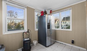 948 Wayne St, Bridgeport, CT 06606