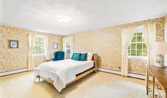 1 Edelweiss Ave, Lincoln, RI 02865