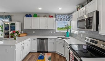 810 NE Meadow Landing Dr, Ankeny, IA 50021