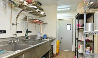 72 E Main Rd, Middletown, RI 02842