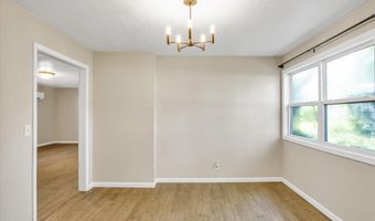 702 E Highland St, Aurora, MO 65605