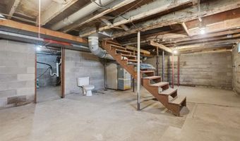 2955 245th St, Ainsworth, IA 52201
