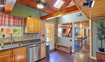 10 Narrow Ln, Charlestown, RI 02813