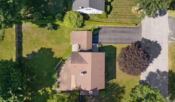 36 Woodlawn Ave, Auburn, ME 04210