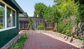 1520 Cabernet Cir, Santa Rosa, CA 95403