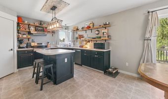926 8th Ave NW, Altoona, IA 50009
