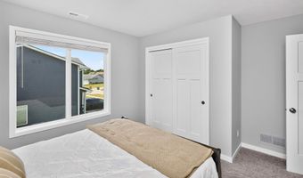 624 18th St SE, Altoona, IA 50009