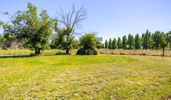 5609 Shady Ln, Anderson, CA 96007