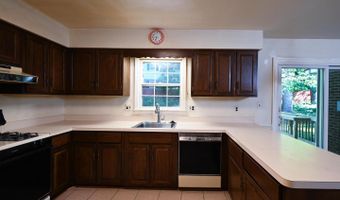 6820 COLBURN Dr, Annandale, VA 22003
