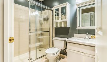 2434 Mulberry Ct, Ann Arbor, MI 48104