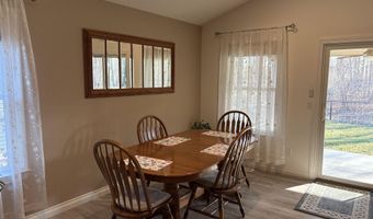 9309 Oakdale St, Algonac, MI 48001