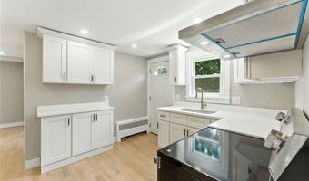 82 Barton Ave, Warwick, RI 02889