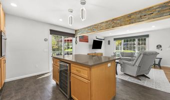 31 Hillandale Rd, Danbury, CT 06811