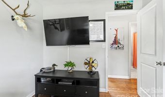 3330 Woodleaf Rd, Charlotte, NC 28205