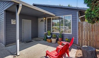 111 Enos St, Amity, OR 97101