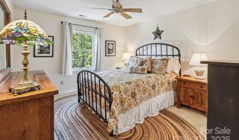 2 Westminster Dr, Asheville, NC 28804