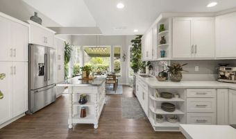 2708 Grove Ave, Carlsbad, CA 92008