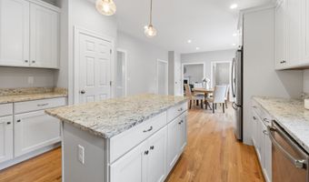 48 Willow St, Cheshire, CT 06410