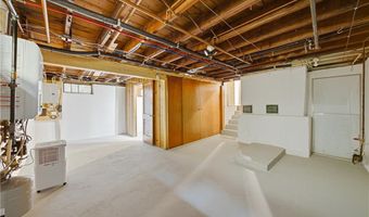33 Shirley Dr, Cumberland, RI 02864