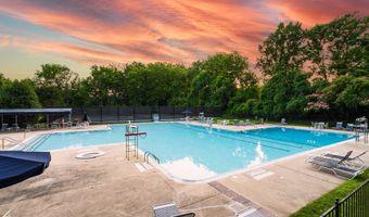 9821 TIFFANY HILL Ct 71, Bethesda, MD 20814