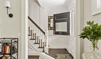 12 Bliss Rd, Newport, RI 02840