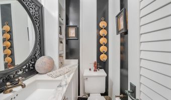 1586 Mokulua Dr, Kailua, HI 96734
