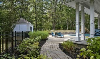 4 Brushwood Dr, Atkinson, NH 03811