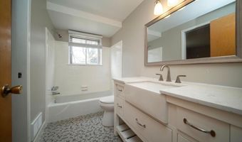 3212 Lockridge Dr, Ann Arbor, MI 48108