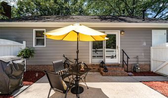 2722 Hillmont Dr, Charlotte, NC 28226