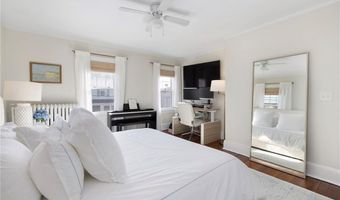 35 Hall Ave, Newport, RI 02840
