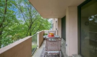 4141 N HENDERSON Rd 322, Arlington, VA 22203