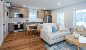 32 Exchange St 103, East Greenwich, RI 02818