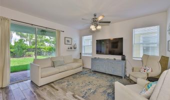 6215 VOYAGERS Pl, Apollo Beach, FL 33572