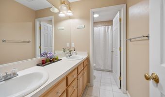 106 Stonecroft Ln, Coventry, CT 06238