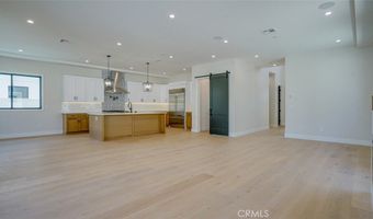 6250 Lindley Ave, Encino, CA 91316