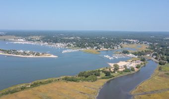 31 Merrill Rd, Clinton, CT 06413