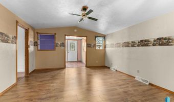 407 N 4TH St, Beresford, SD 57004