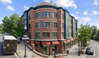 2101 N MONROE St 213, Arlington, VA 22207