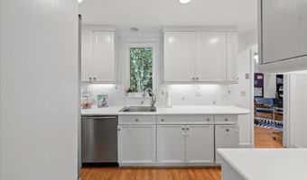 5901 DEVONSHIRE Dr, Bethesda, MD 20816