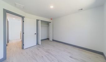 187 Grand Central Pkwy, Bayville, NJ 08721