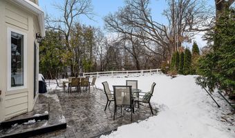 1360 Fairlane Dr, Ann Arbor, MI 48104