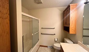 2231 SE Crystal Ave, Aberdeen, SD 57401