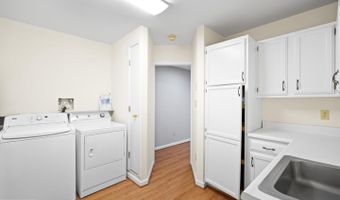 34 N GARFIELD St, Arlington, VA 22201