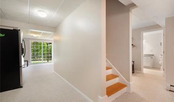 4 Morning Star Ct, Lincoln, RI 02865